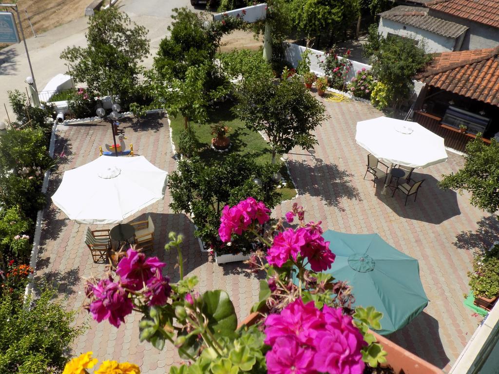 Des Roses Hotel Platanias  Bagian luar foto