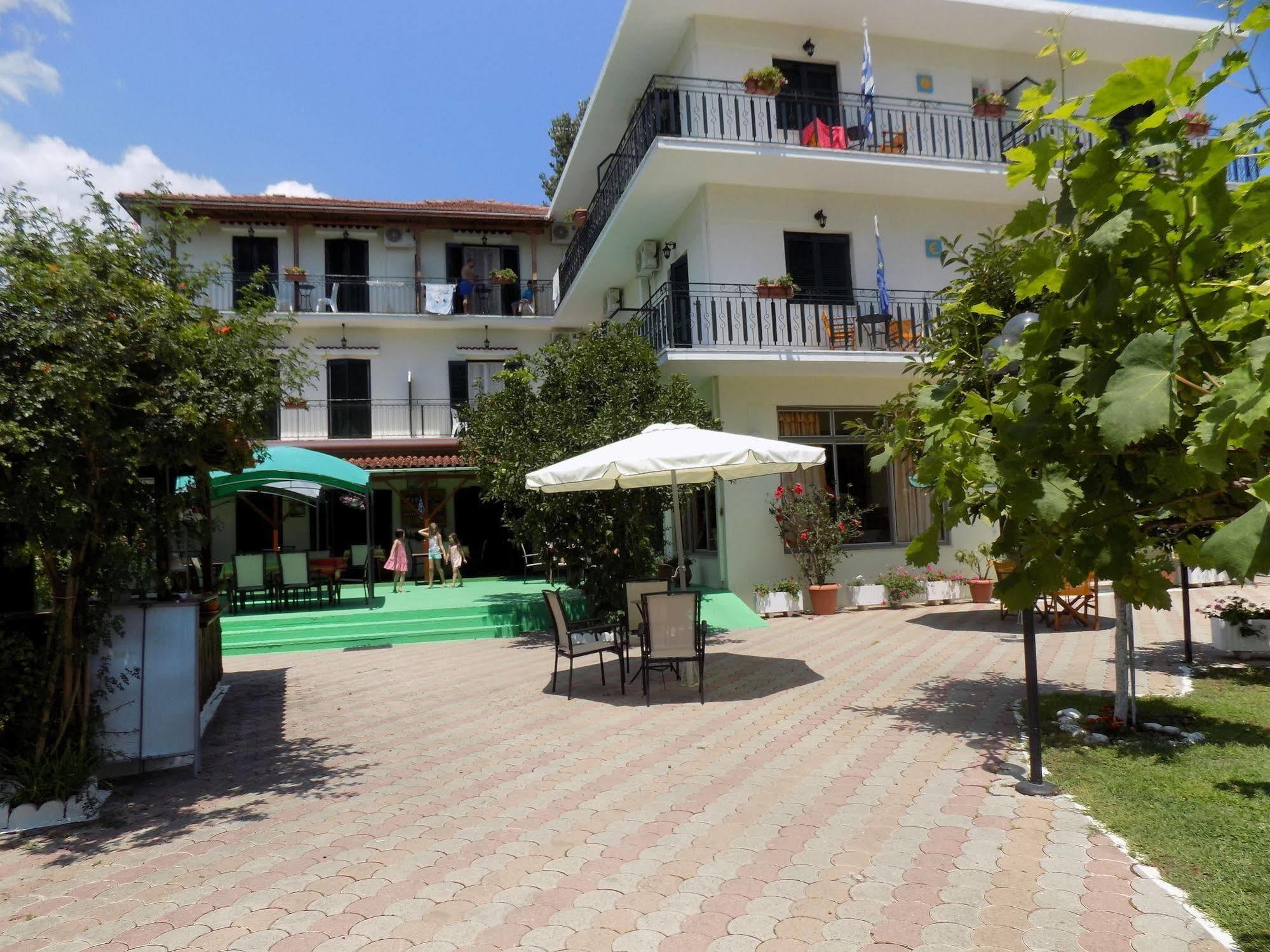 Des Roses Hotel Platanias  Bagian luar foto